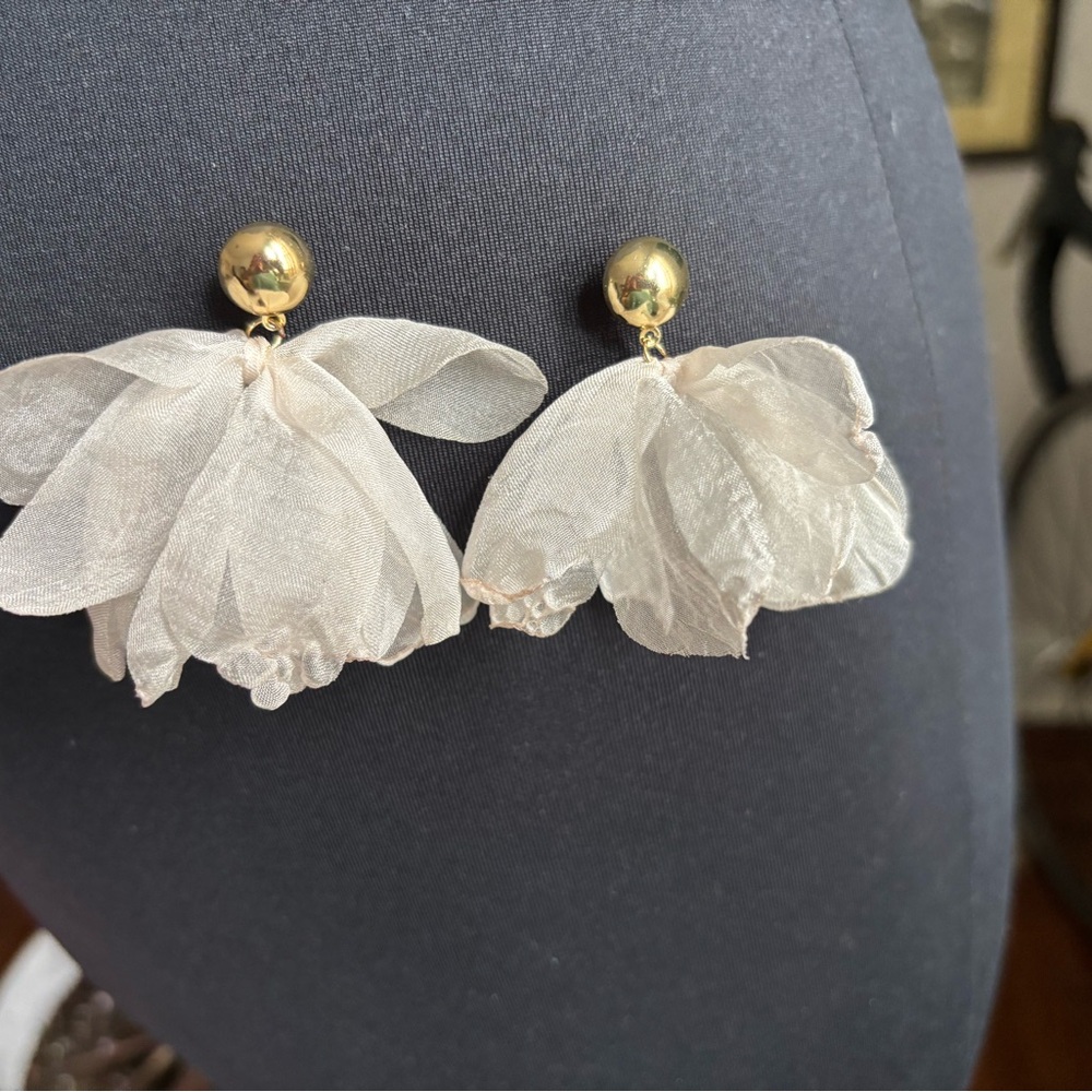 Elegant Gold and Cream Floral Earrings